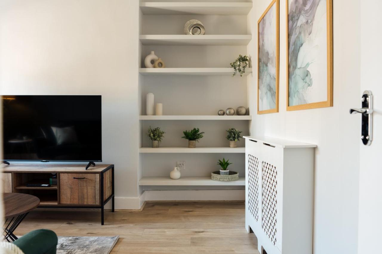 Stunning & Stylish 2 Bed Flat In West London公寓 外观 照片