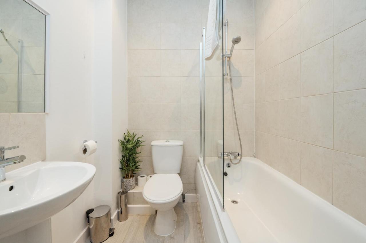 Stunning & Stylish 2 Bed Flat In West London公寓 外观 照片